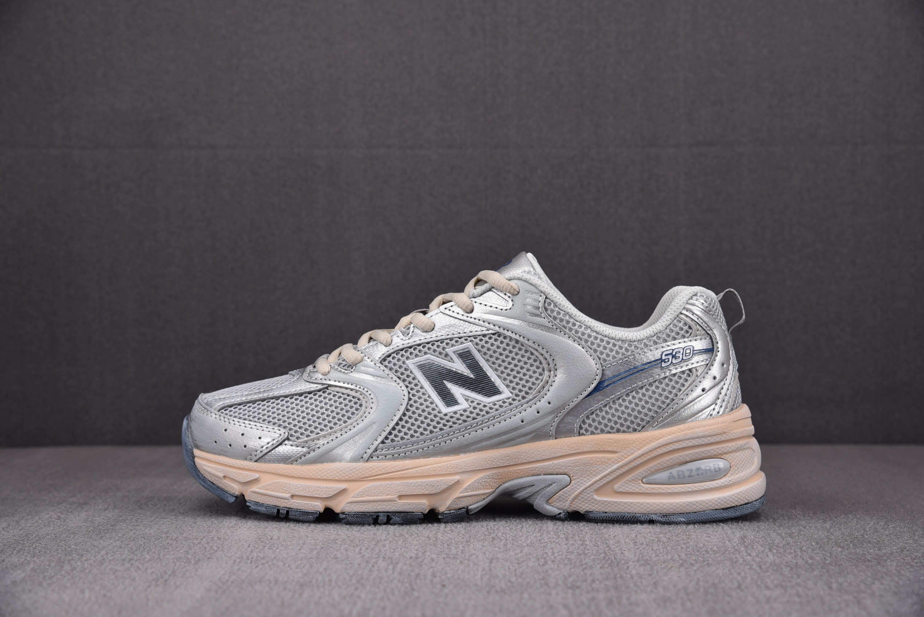 New Balance 530 Silver Metallic Moonbeam