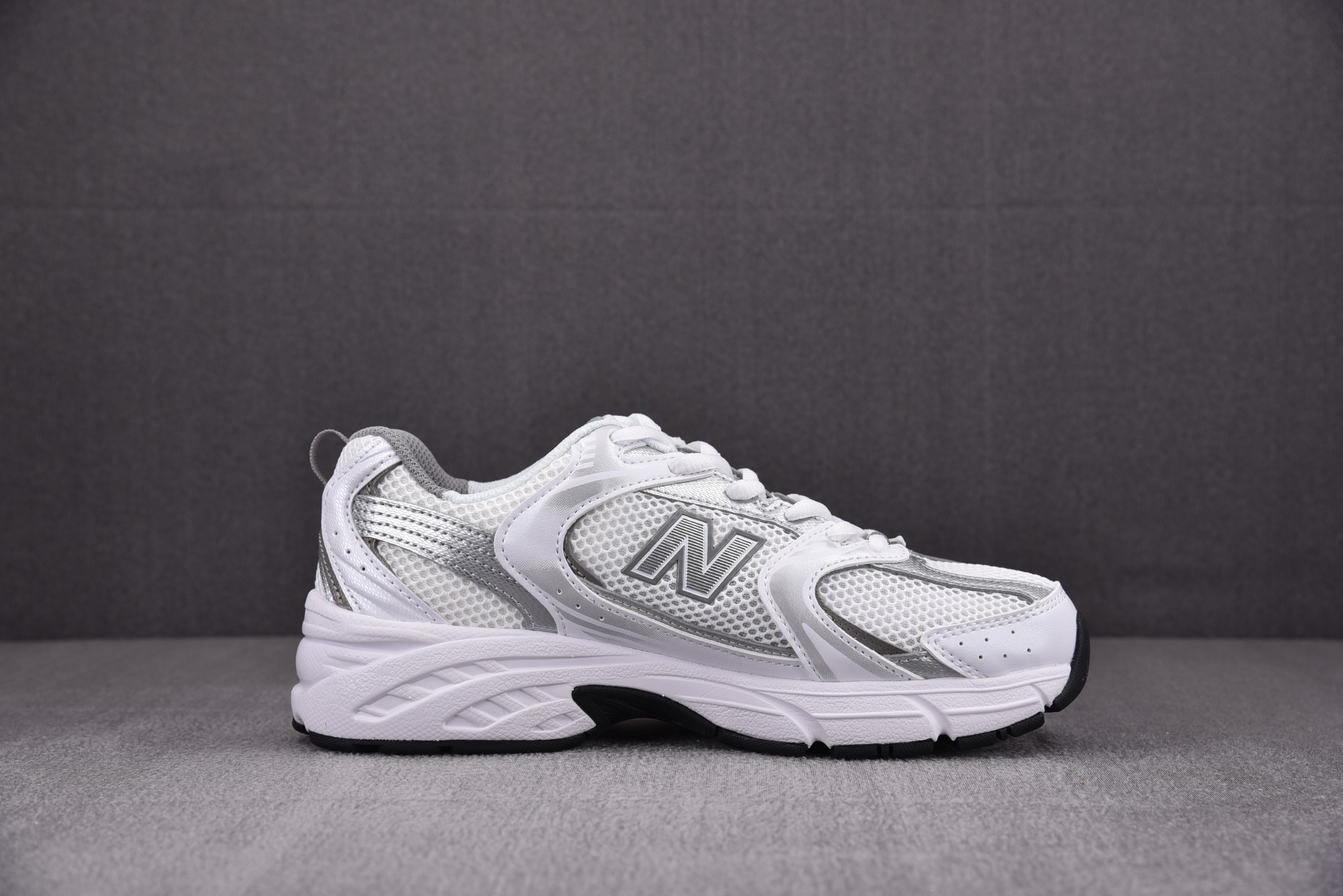 New Balance 530 White Silver Metallic