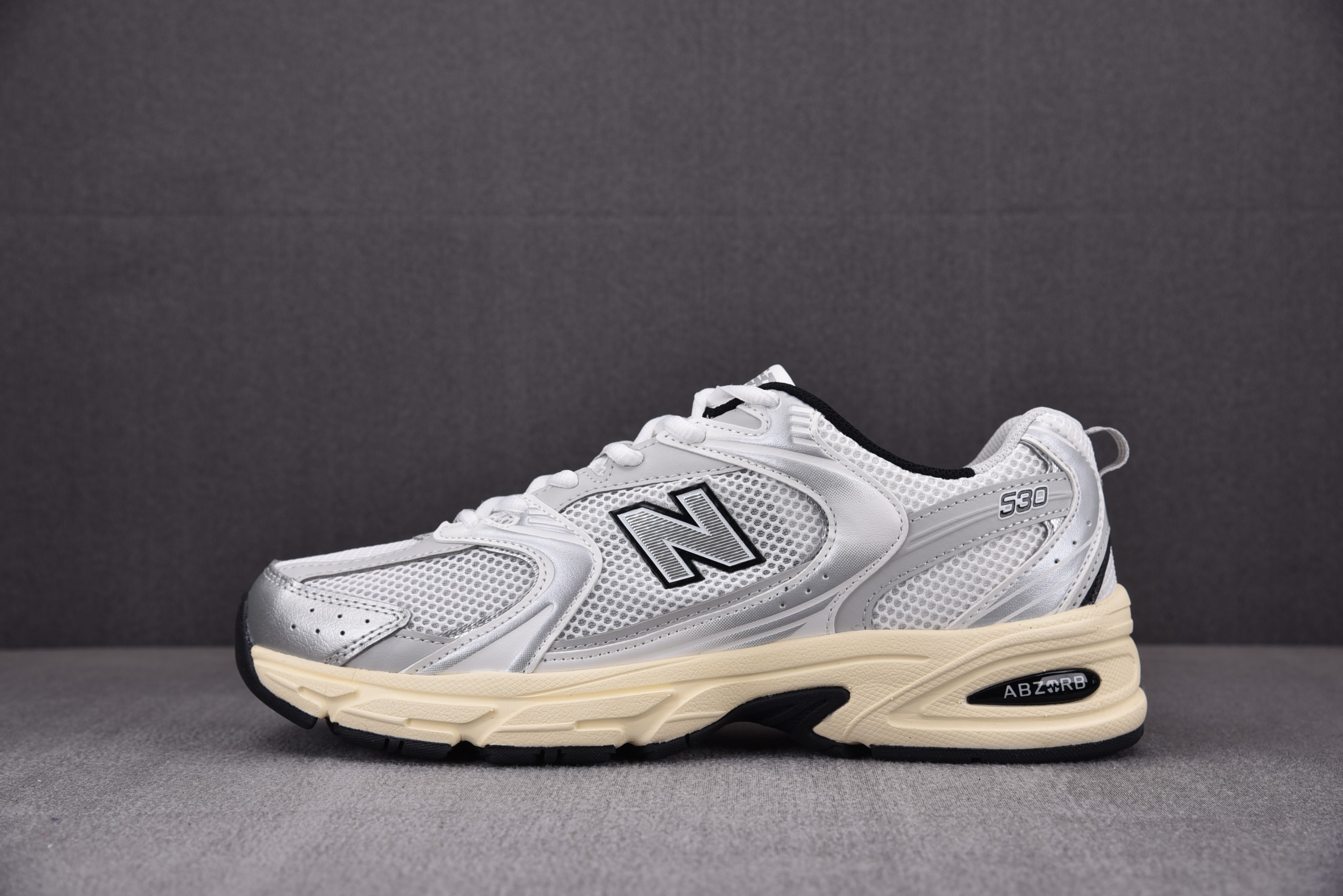 New Balance 530 Silver Cream