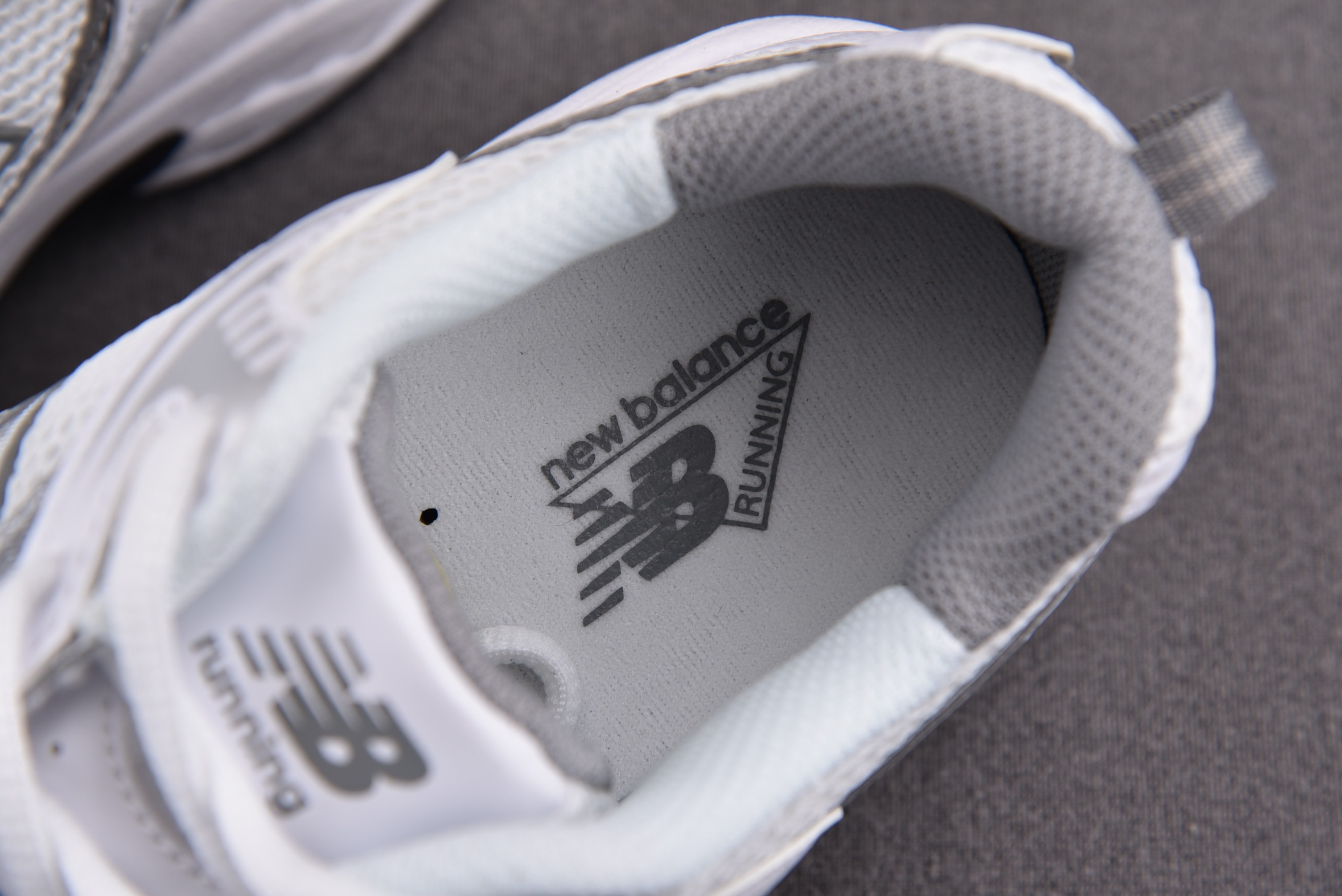 New Balance 530 White Silver Metallic