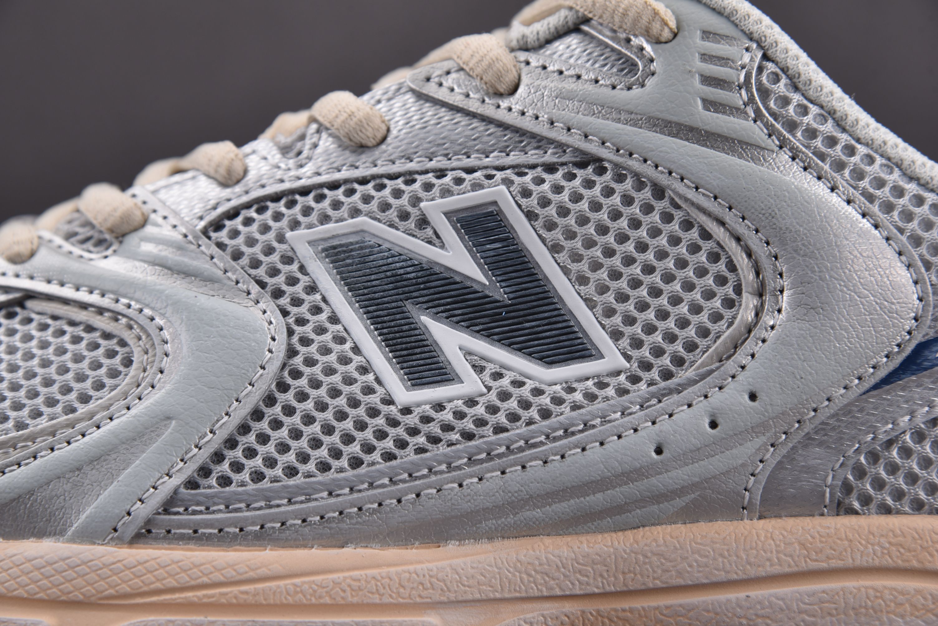New Balance 530 Silver Metallic Moonbeam