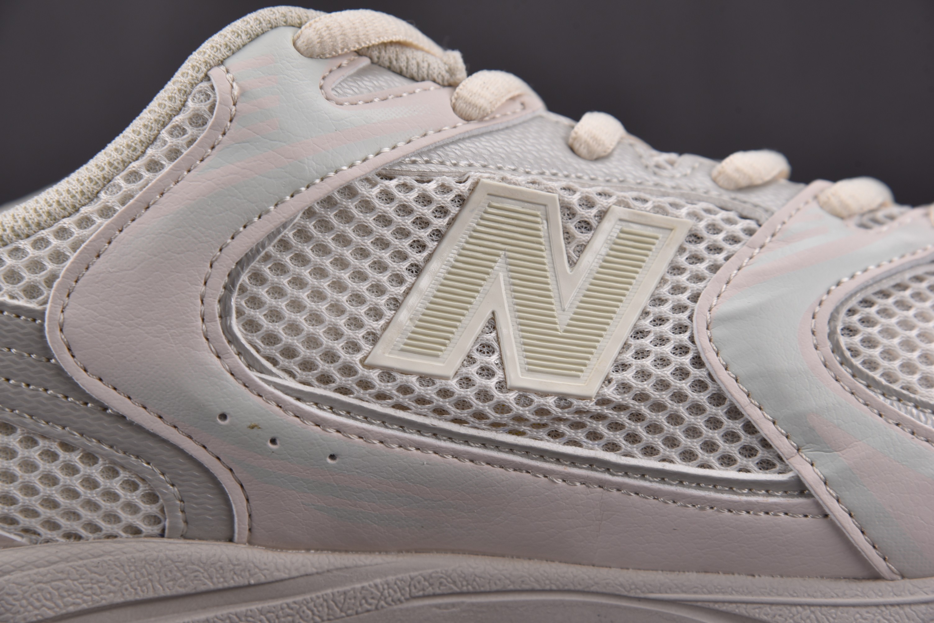 New Balance 530 Light Cream