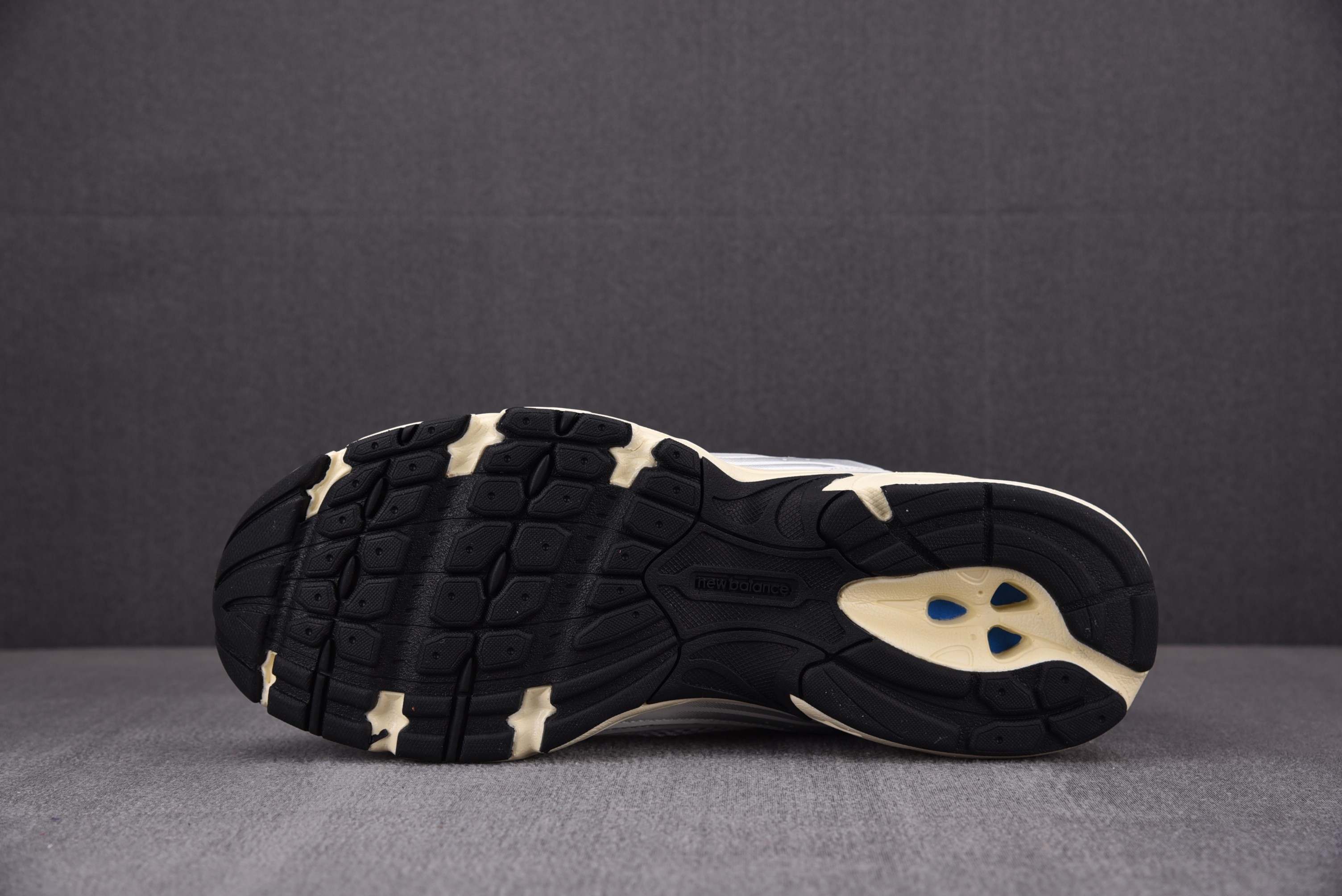 New Balance 530 Silver Cream